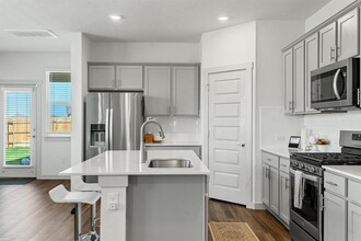 7500 Peggie Nell Dr in Austin, TX - Building Photo - Building Photo