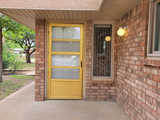 3529 Adenmor Ct in Clovis, NM - Building Photo - Building Photo