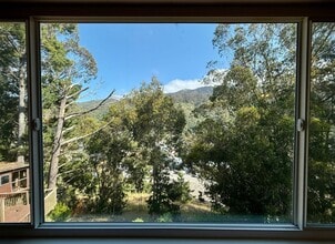 9 Cranham Ct in Pacifica, CA - Building Photo - Building Photo
