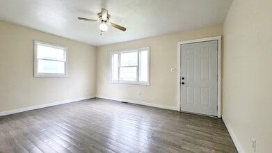 529 S Kenmore St in South Bend, IN - Building Photo - Building Photo