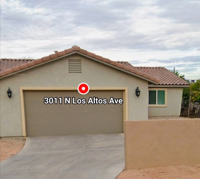 property at 3011 N Los Altos Ave