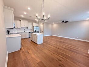 731 Bolivar Dr in Hernando, MS - Foto de edificio - Building Photo