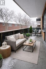 815 Kennedy Rd in Toronto, ON - Building Photo - Building Photo