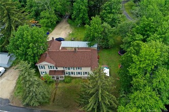 190 W Stafford Rd in Stafford Springs, CT - Building Photo - Building Photo