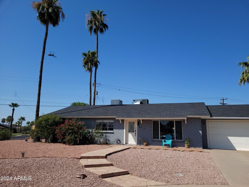 8661 E Monte Vista Rd in Scottsdale, AZ - Building Photo
