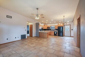 1104 W Eagle Pass St in Alpine, TX - Building Photo - Building Photo