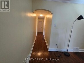 30 Ordway Rd in Toronto, ON - Building Photo - Building Photo