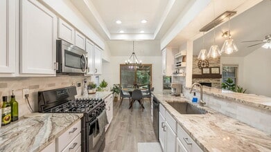 8010 Misty Park St in San Antonio, TX - Building Photo - Building Photo