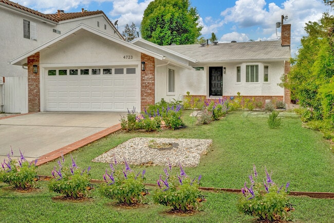property at 4723 Norwich Ave