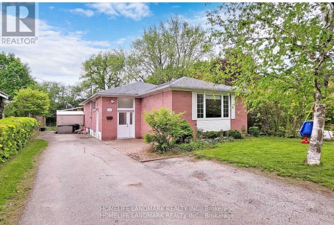 91 Murray Dr in Aurora, ON - Building Photo