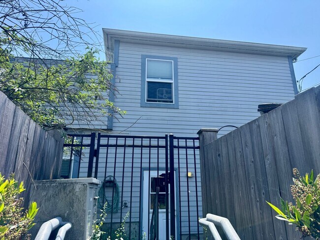 1137 N 85th St