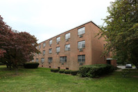 711 Farmington Ave in West Hartford, CT - Foto de edificio - Building Photo