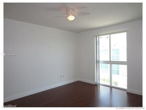 7275 SW 90th Way-Unit -# 302 in Miami, FL - Foto de edificio - Building Photo