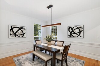 2541 Lynnwood Ave NE in Renton, WA - Building Photo - Building Photo