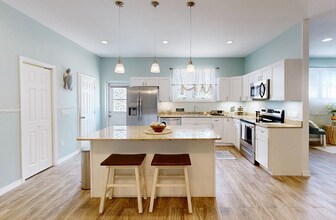 8995 82nd Avenue N in Seminole, FL - Building Photo - Building Photo