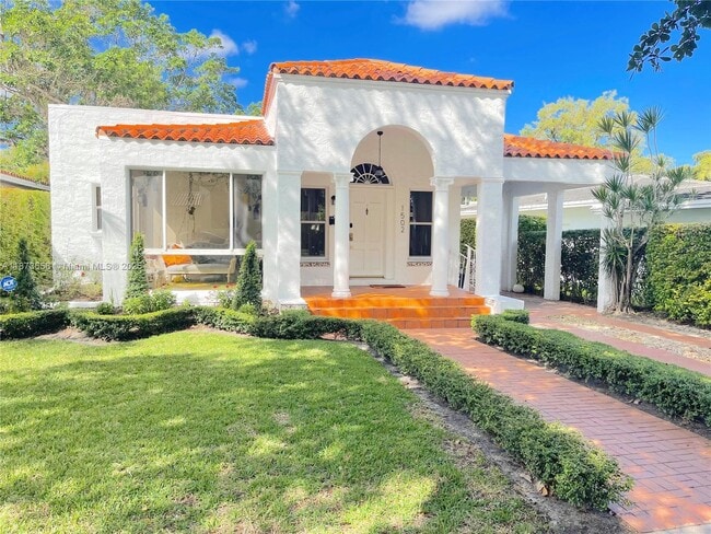 property at 1502 Tunis St
