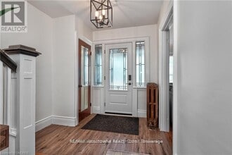 23 Ottawa St S in Hamilton, ON - Building Photo - Building Photo