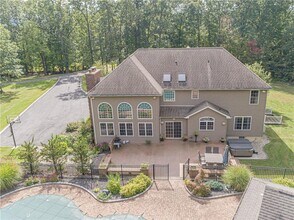 45 Whitetail Rd in Hopewell Junction, NY - Building Photo - Building Photo