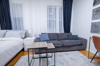 317 E 75th St, Unit SI ID1031993P in New York, NY - Foto de edificio - Building Photo