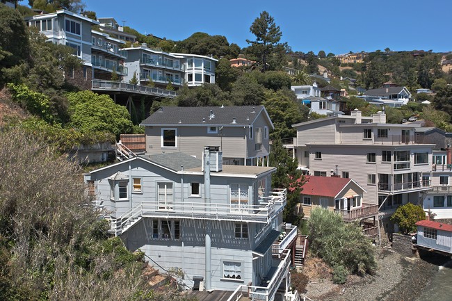 2078 Paradise Dr in Tiburon, CA - Building Photo - Building Photo