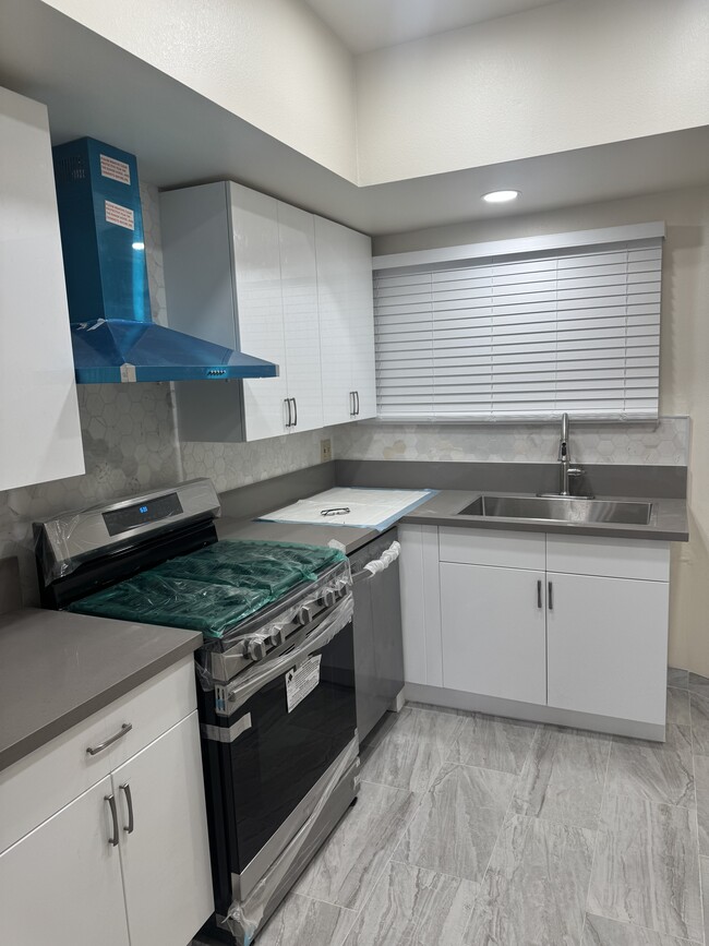 2900 Fairway Ave, Unit 401