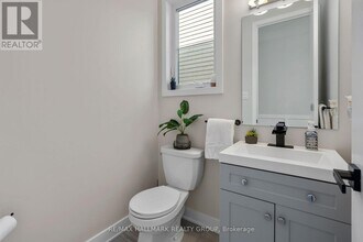1015 Keeper Hts in Ottawa, ON - Building Photo - Building Photo