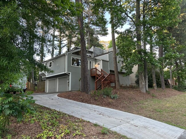 1733 Christie Dr