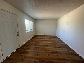 812 Aspen Dr in Tehachapi, CA - Building Photo - Building Photo
