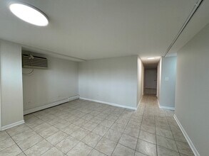 8006 W Addison St in Chicago, IL - Building Photo - Building Photo