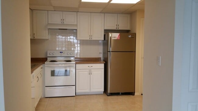 3855 N Parkway Dr, Unit 3A in Northbrook, IL - Building Photo - Building Photo