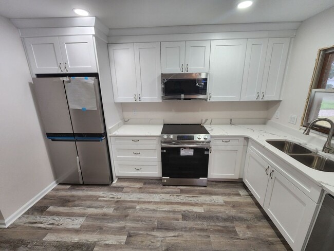 318 Woodview Ave in Norfolk, VA - Building Photo - Building Photo