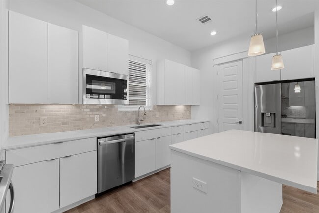 property at 513 Schweikhardt St