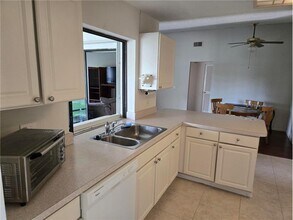 1120 SE Palm Beach Rd in Port St. Lucie, FL - Building Photo - Building Photo