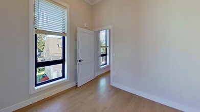 16 Highgate St, Unit 303 in Boston, MA - Building Photo - Building Photo