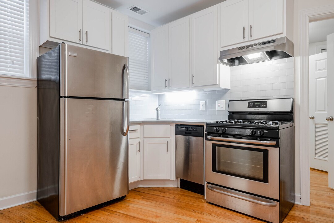 630 W Roscoe St, Unit GDN in Chicago, IL - Foto de edificio