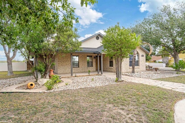 97 Skyview W in Del Rio, TX - Building Photo - Building Photo