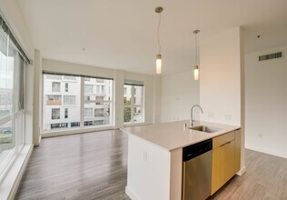 WREN in Los Angeles, CA - Foto de edificio - Interior Photo