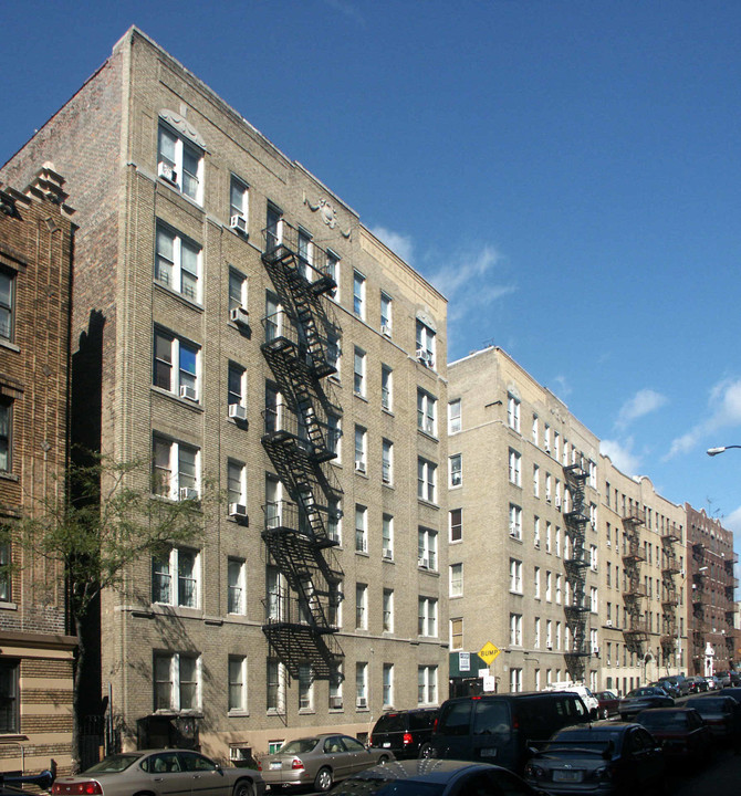 2401 Davidson Ave in Bronx, NY - Foto de edificio