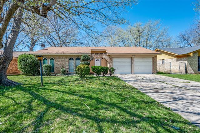 6932 Mary Hill Rd in Forest Hill, TX - Building Photo