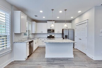 156 Alexander in Kyle, TX - Building Photo - Building Photo