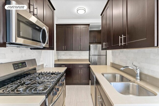 175 W 76th St in New York, NY - Building Photo - Building Photo