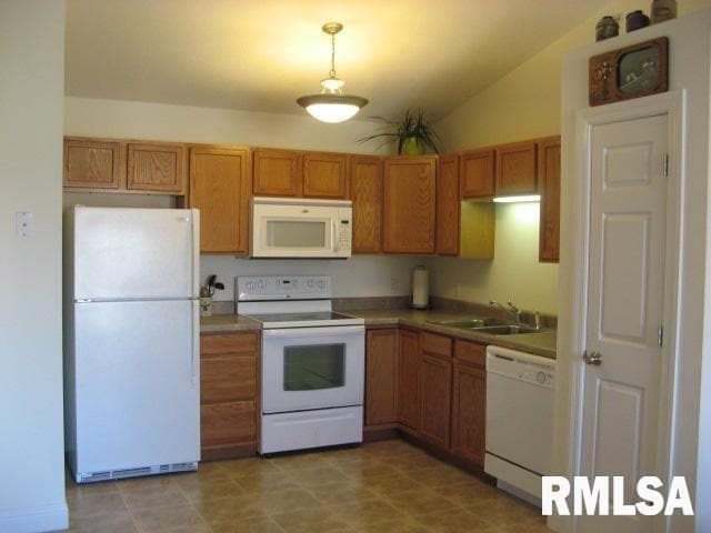 641 E 46th St in Davenport, IA - Foto de edificio - Building Photo