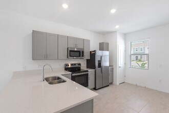 3094 SKYLINE in Kissimmee, FL - Building Photo - Building Photo