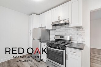 745 S Mariposa Ave in Los Angeles, CA - Building Photo - Building Photo