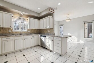 65 Fitch Meadow Ln in South Windsor, CT - Building Photo - Building Photo