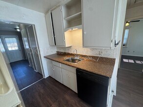 717 SE 27th St in Oklahoma City, OK - Foto de edificio - Building Photo