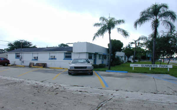 4165 Park Blvd in Pinellas Park, FL - Foto de edificio