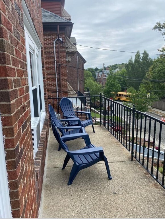 89 Westbourne Ter, Unit 1 in Brookline, MA - Building Photo - Building Photo