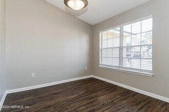 6639 Leslie Oaks Ln in Jacksonville, FL - Building Photo - Building Photo