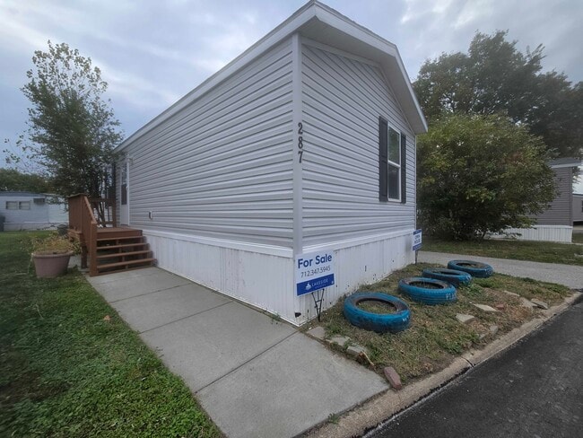 3510 N 9th St in Carter Lake, IA - Building Photo - Building Photo